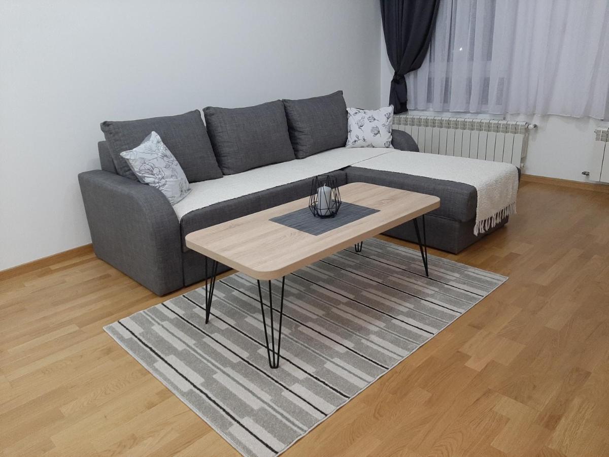 Apartman Viaggio Sremska Mitrovica Exteriér fotografie