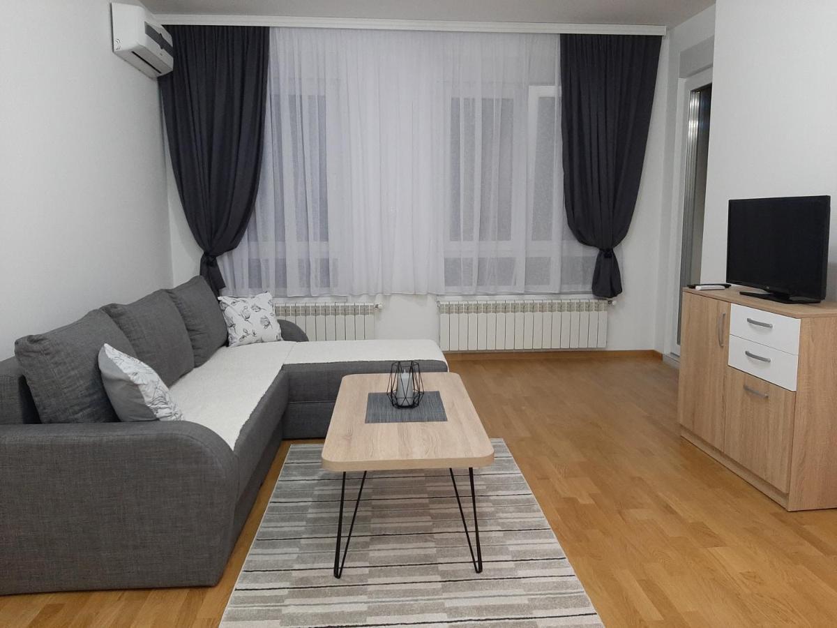 Apartman Viaggio Sremska Mitrovica Exteriér fotografie